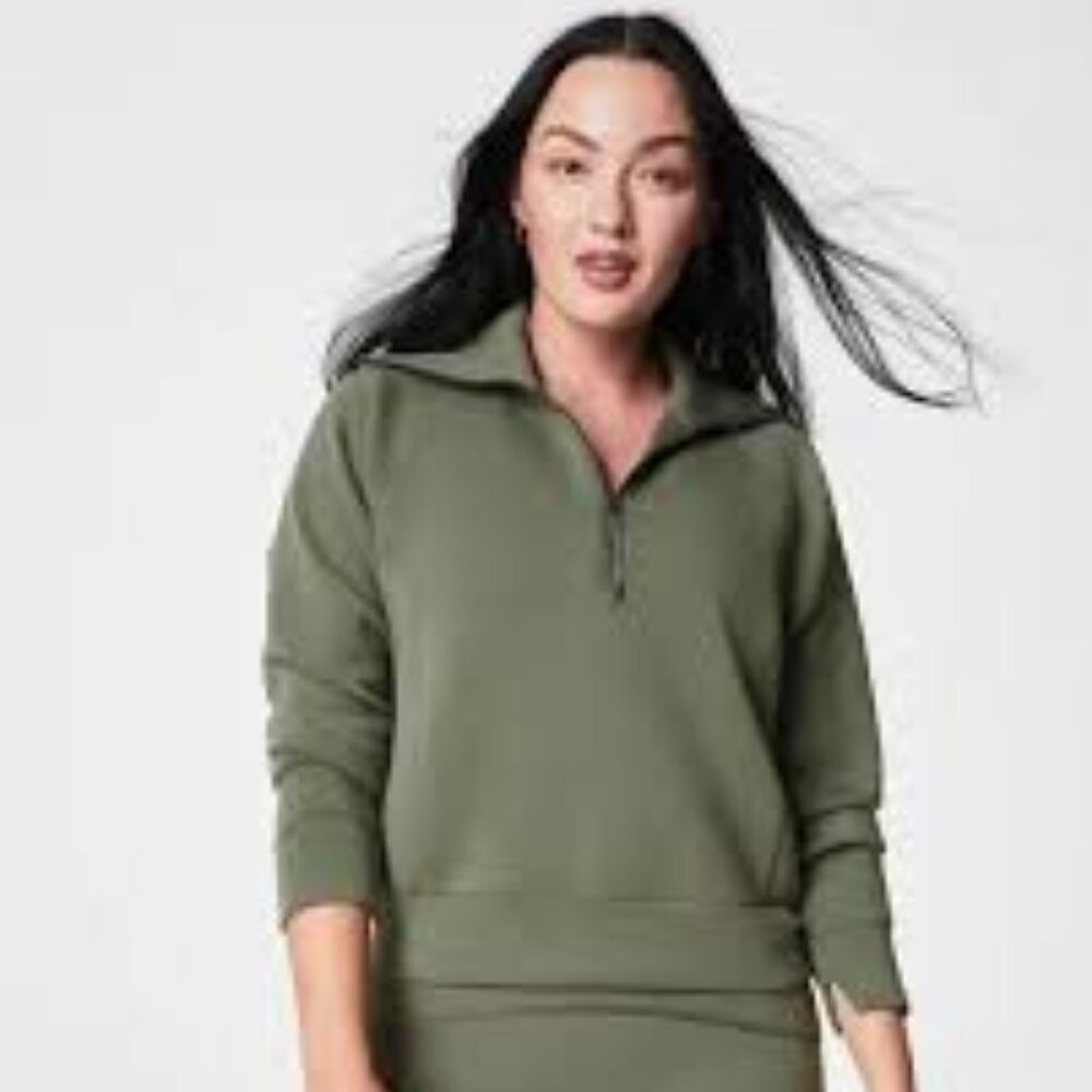 *NWOT* Spanx Air Essentials Half Zip - Size M